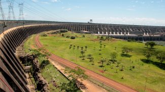 Consumo de IA no Paraguai faz Itaipu estudar construção de 2 turbinas
