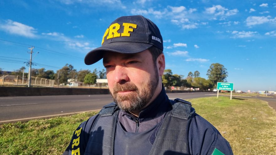 PRF alerta para excesso de velocidade após capotamento na BR-277, em Cascavel