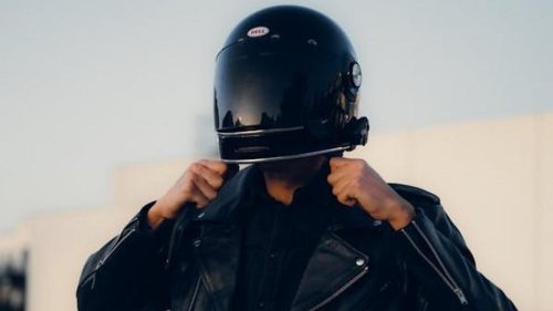 Você compartilha capacete? Entenda como essa prática pode causar doenças dermatológicas e respiratórias Você compartilha capacete? Entenda como essa prática pode causar doenças dermatológicas e respiratórias