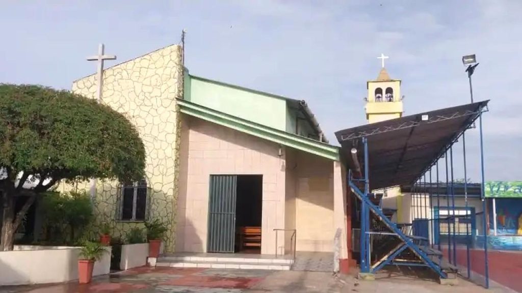 “Santo do pau oco”: criminosos invadem paróquia, arrombam cofres e levam dinheiro de fiéis