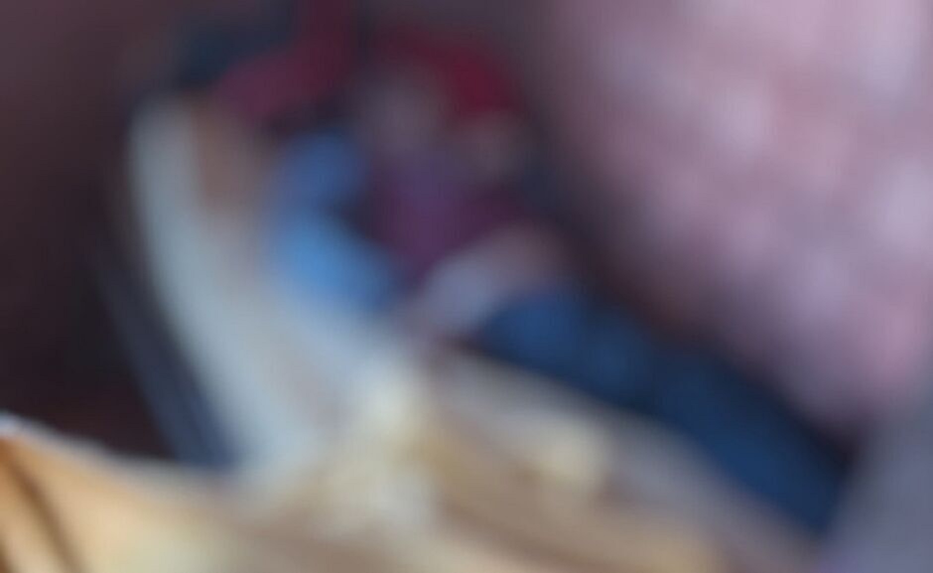 Homem leva golpes de facão no pescoço após chamar colega de "veado"