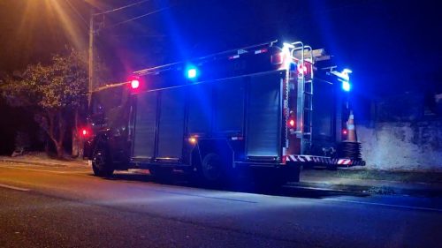Curto circuito mobiliza Corpo de Bombeiros na PRc-467 em Cascavel Imagem referente a Curto circuito mobiliza Corpo de Bombeiros na PRc-467 em Cascavel