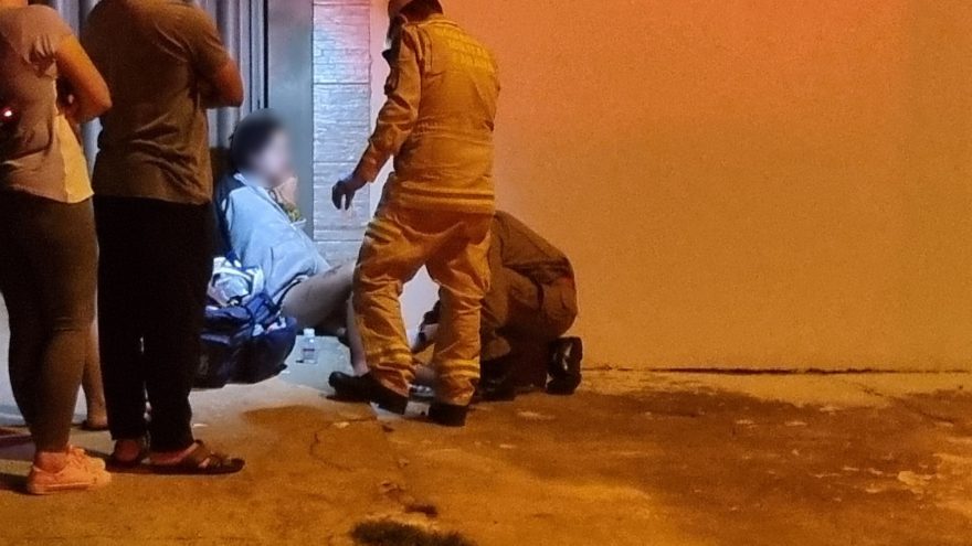 Com ferimentos no rosto, mulher pede ajuda em residência na Região Norte de Cascavel