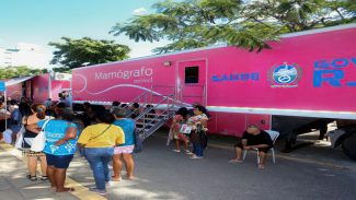 Quadra da Beija-Flor recebe mamógrafo móvel para exames gratuitos