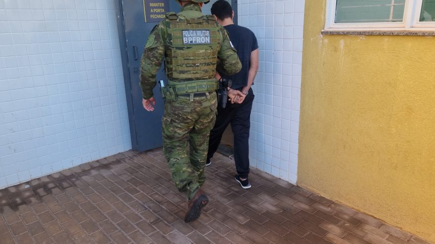 BPFron cumpre mandado de prisão e apreende drogas em Cascavel