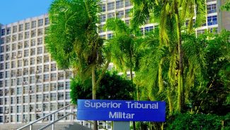 Suboficial é condenado por assédio contra aluna de curso da Marinha