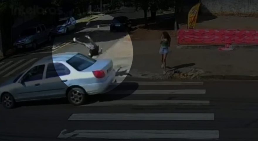 Vídeo mostra momento em que menino de 11 anos é atropelado em faixa de pedestres