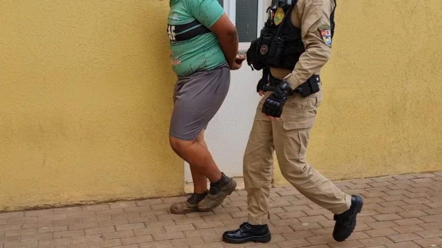Adolescente bate na mãe e na irmã e PM é acionada em Cascavel; O motivo não foi revelado