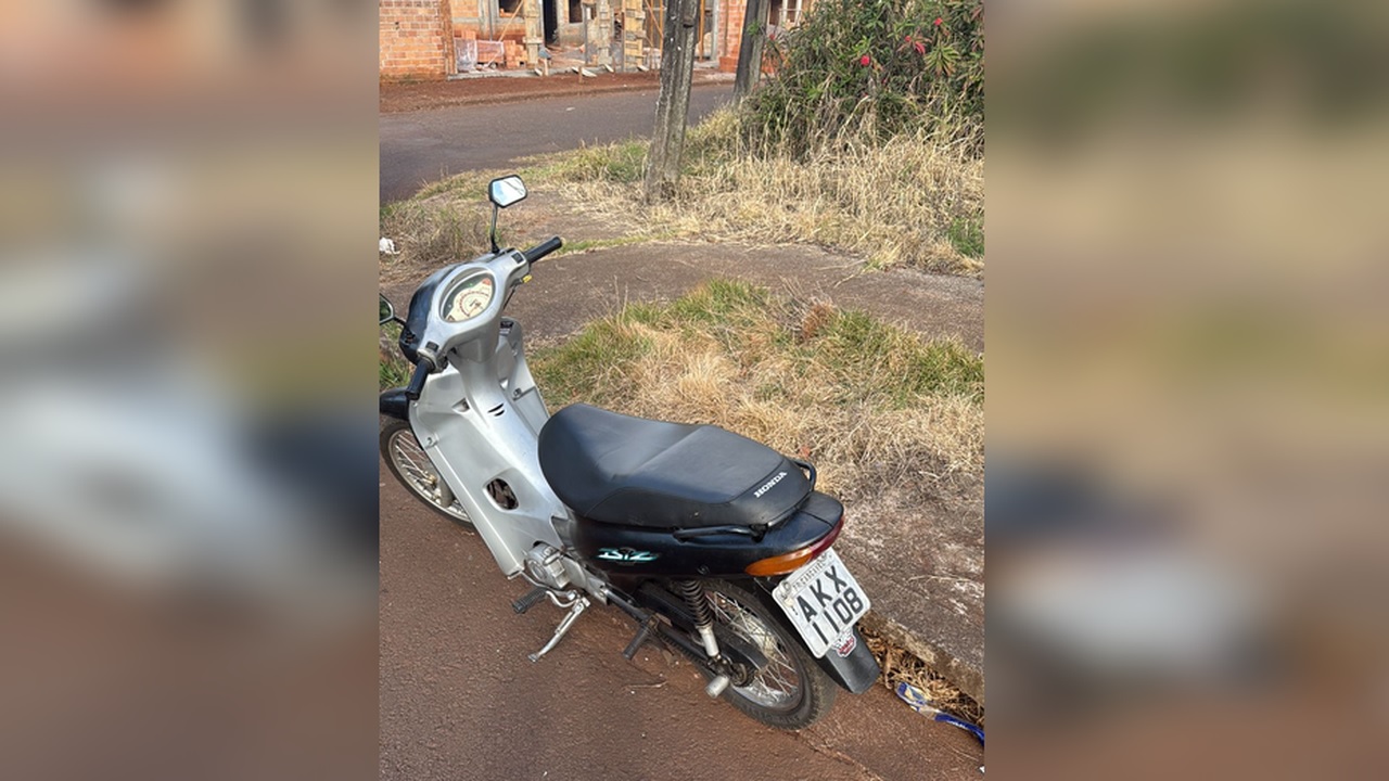Motocicleta é recuperada pela Guarda Municipal no Brasmadeira Motocicleta é recuperada pela Guarda Municipal no Brasmadeira