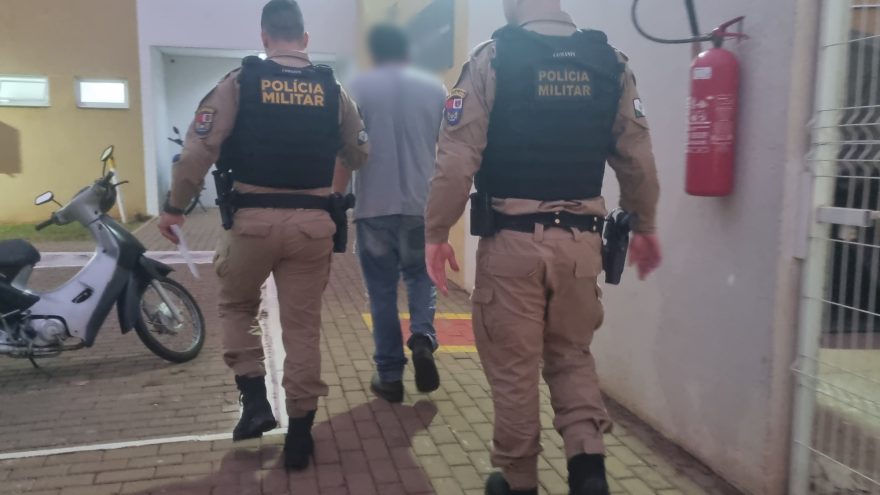 Homem paraguaio é detido por desobediência após tumulto na Avenida Carlos Gomes