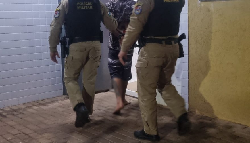 Suspeito de ameaçar a própria irmã no Pioneiros Catarinenses é levado à Delegacia