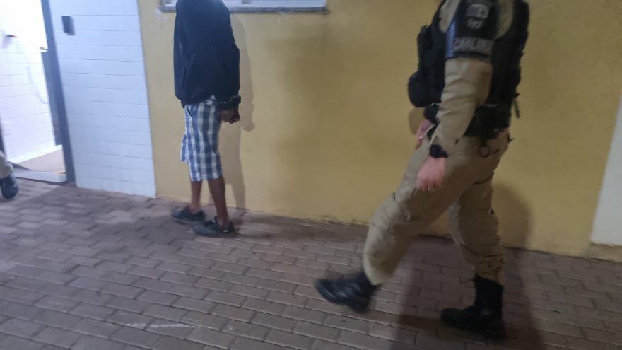 Durante abordagem de rotina, Cavalaria detém procurado pela Justiça