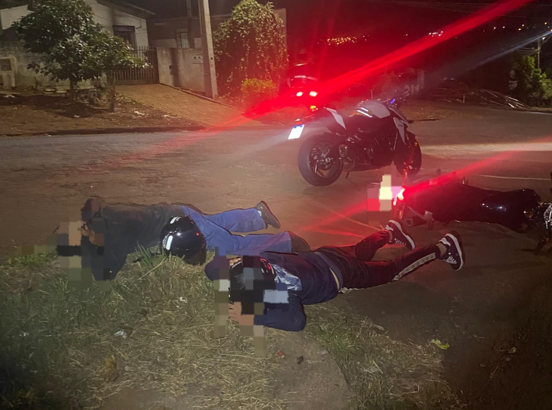 Adolescente foge da PM em moto barulhenta e leva 10 multas em Cascavel Adolescente foge da PM em moto barulhenta e leva 10 multas em Cascavel