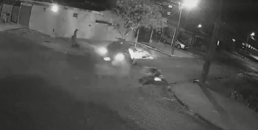Vídeo mostra por outro ângulo o acidente violento que deixou motociclista em estado grave