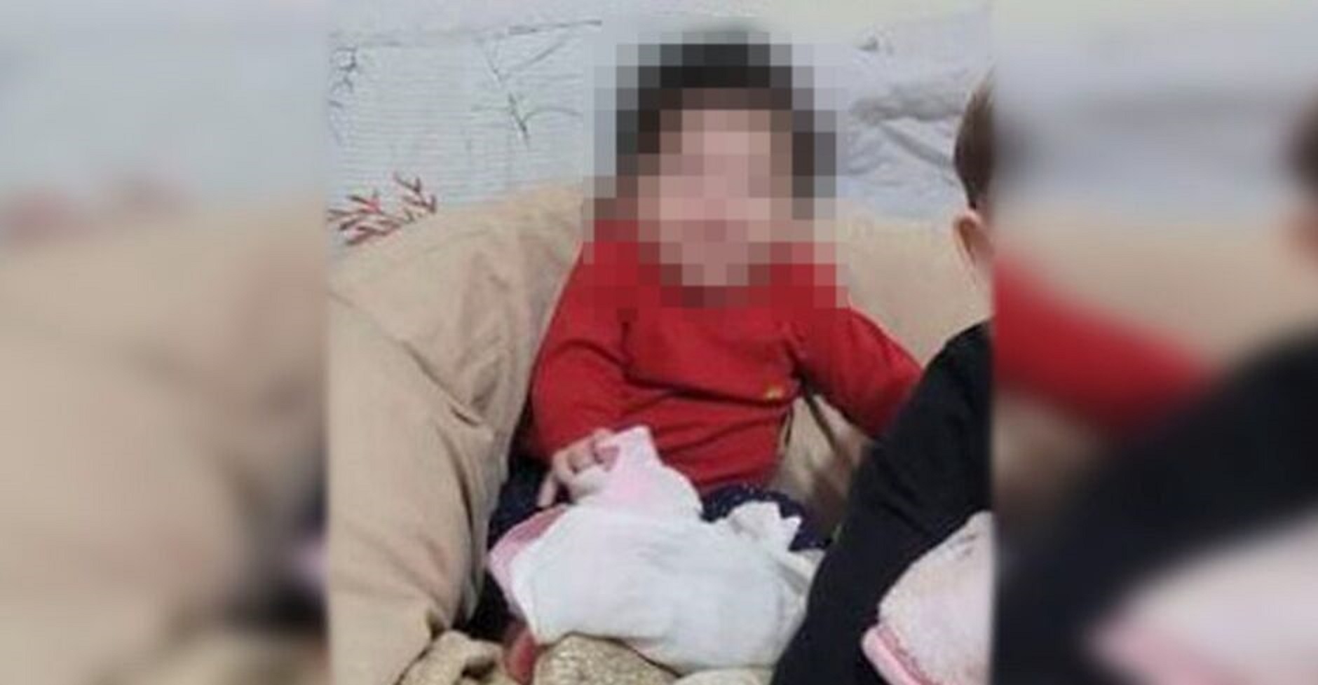 Homem é preso após ser flagrado sufocando a filha de 6 meses para fazê-la dormir