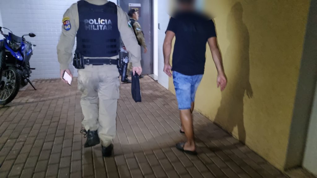 Separado há um mês, homem força entrada em residência e acaba na delegacia em Cascavel