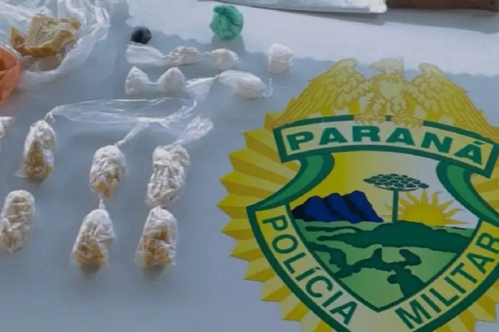 Após fugir de bicicleta, jovem é preso por tráfego de drogas