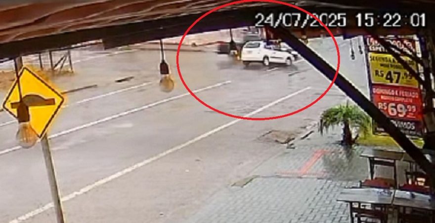 Vídeo flagra caminhonete furando preferencial em acidente no Parque São Paulo