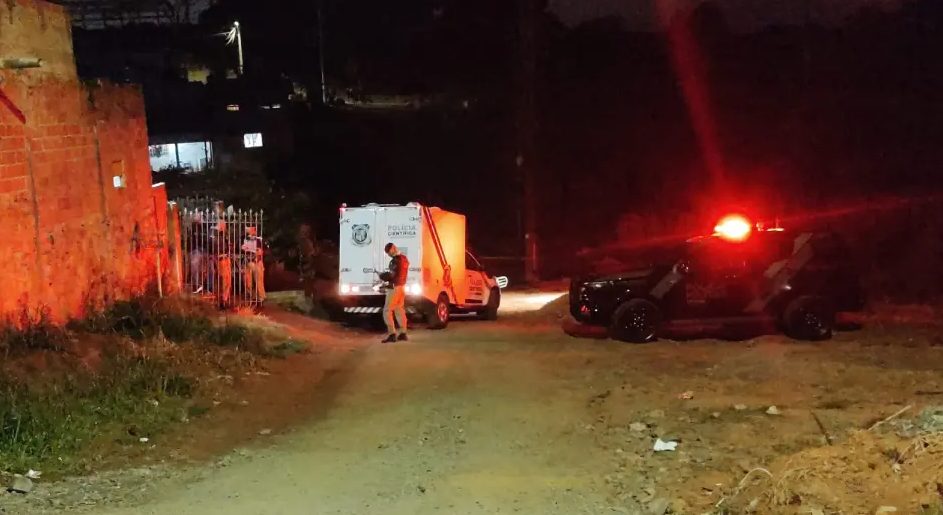 Noite sangrenta! Suspeito enfrenta a ROTAM a tiros e morre em violento confronto