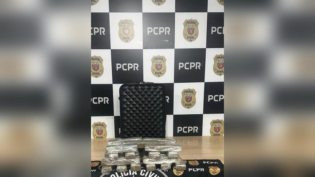 Homem é flagrado com 22 kg de maconha em mala na rodoviária de Cascavel