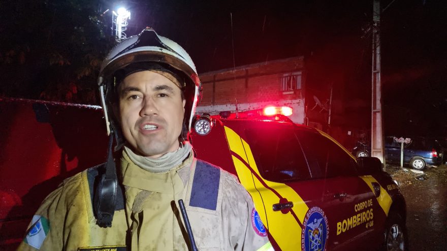 “Diversas casas estariam em risco”: Oficial detalha ocorrência de incêndio no Santa Cruz