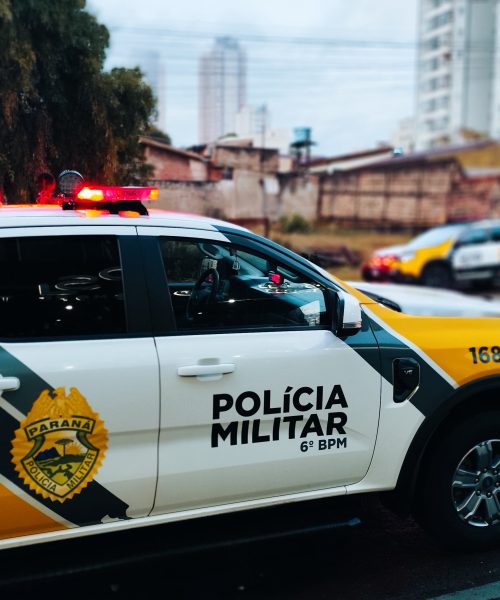 Imagem referente a Motorista embriagado bate caminhão, foge para dormir mas é encontrado e detido na cama