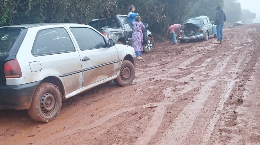 Moradores do Reassentamento São Francisco seguem enfrentando dificuldades com estradas intransitáveis em dias de chuva