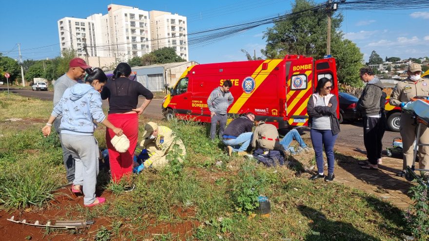 Grave acidente deixa motociclistas feridos no Bairro Santa Cruz