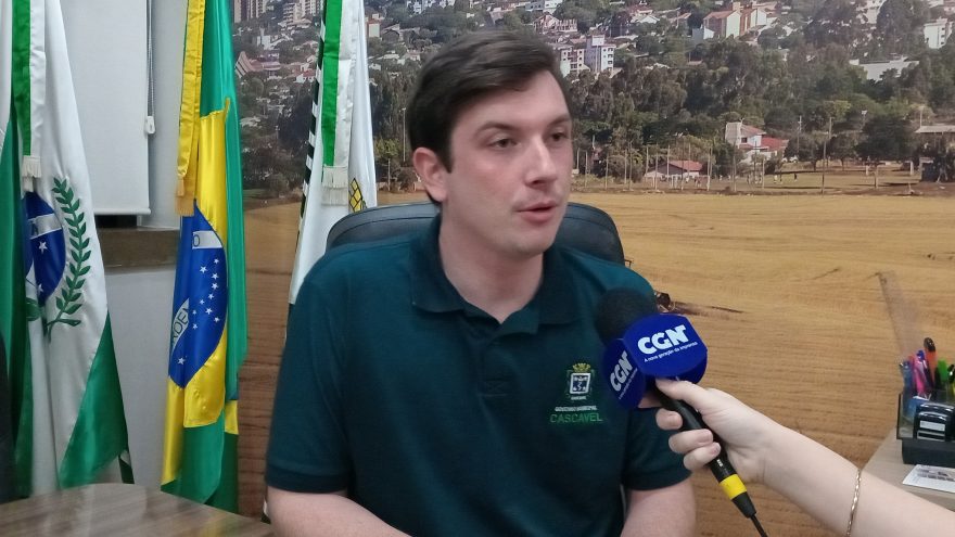 Prefeito mais jovem da história de Cascavel: Mecabô conta como estão sendo os dias à frente do Município