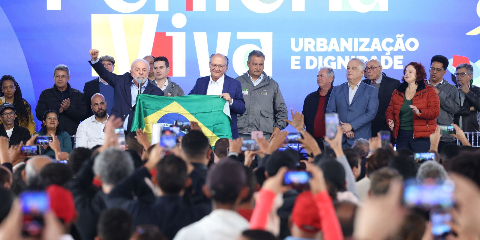Lula anuncia programa que investirá R$ 4,67 bilhões em bairros pobres
