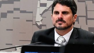 Moraes determina bloqueio de contas do senador Marcos do Val