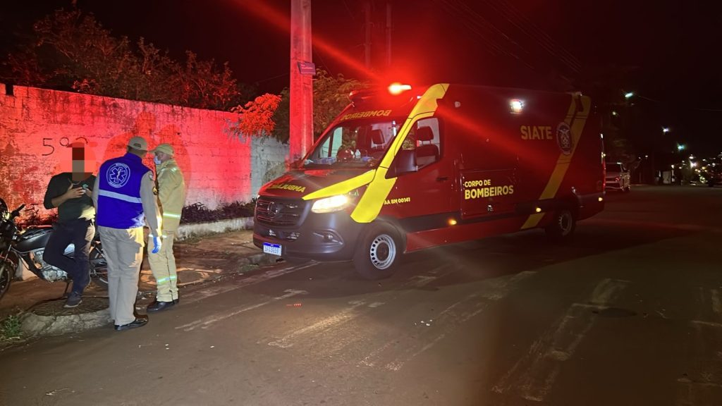 Motorista bate na traseira de moto e foge após colisão no Bairro Interlagos