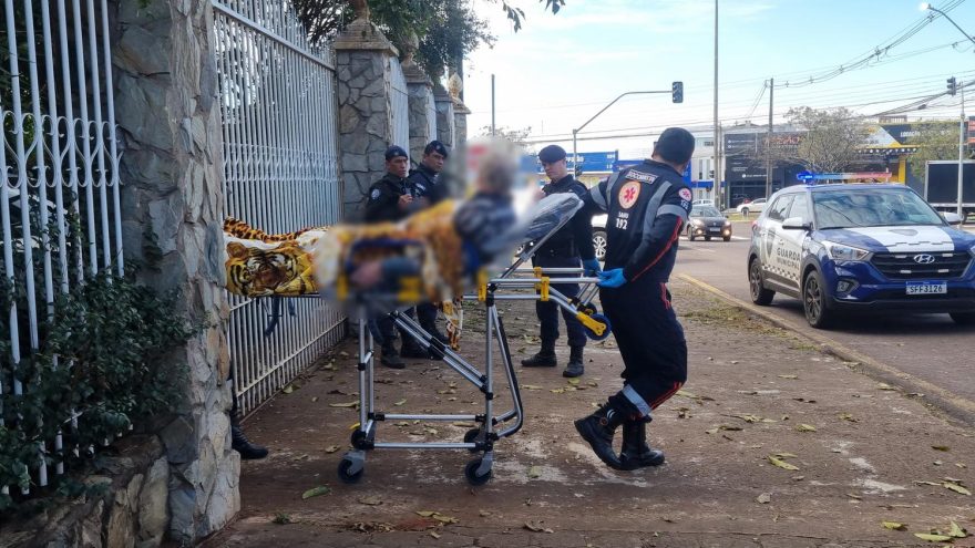 Idoso de 74 anos é atendido pelo SAMU depois de delírios e agressividade