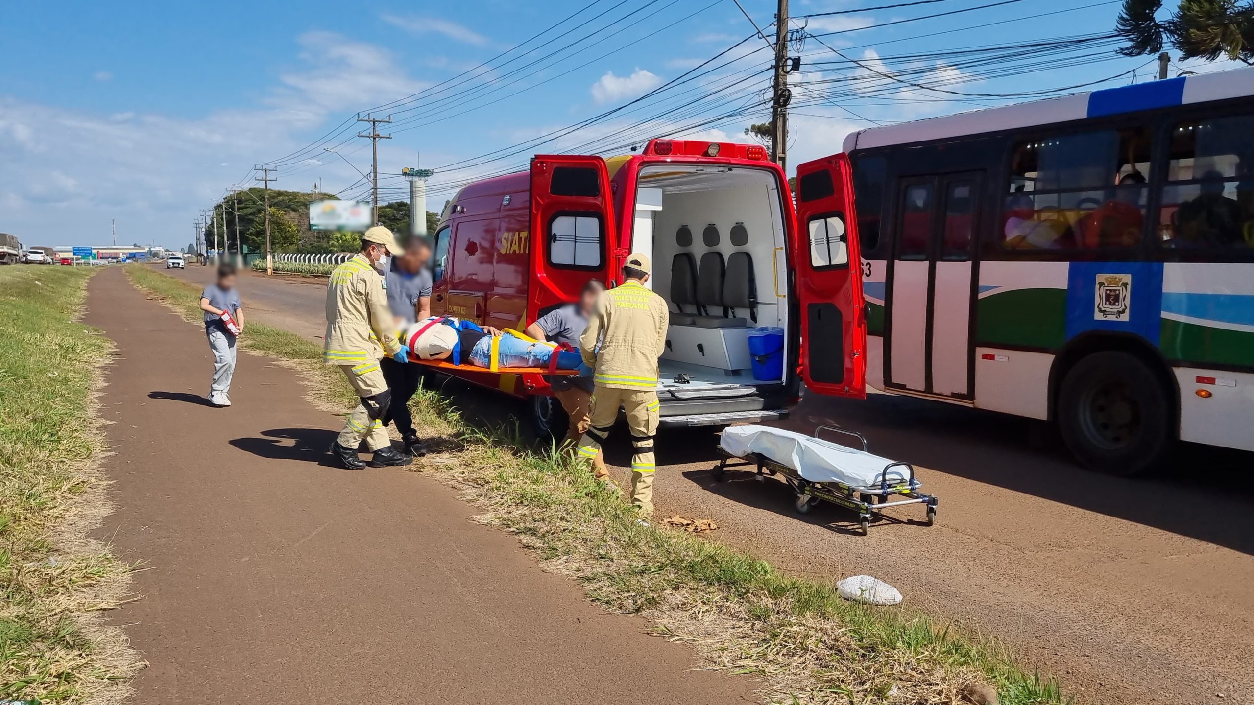 Motociclista fica ferido após colisão com carro às margens da BR-277