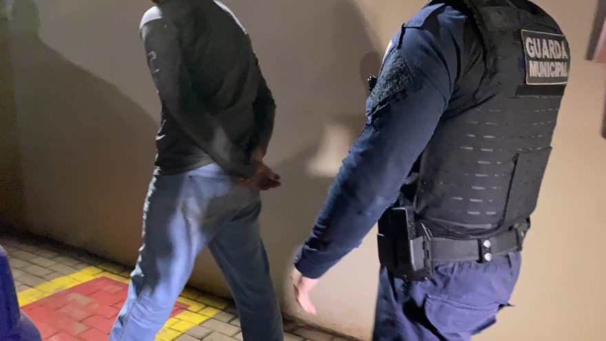 Homem é detido após recusar teste do etilômetro