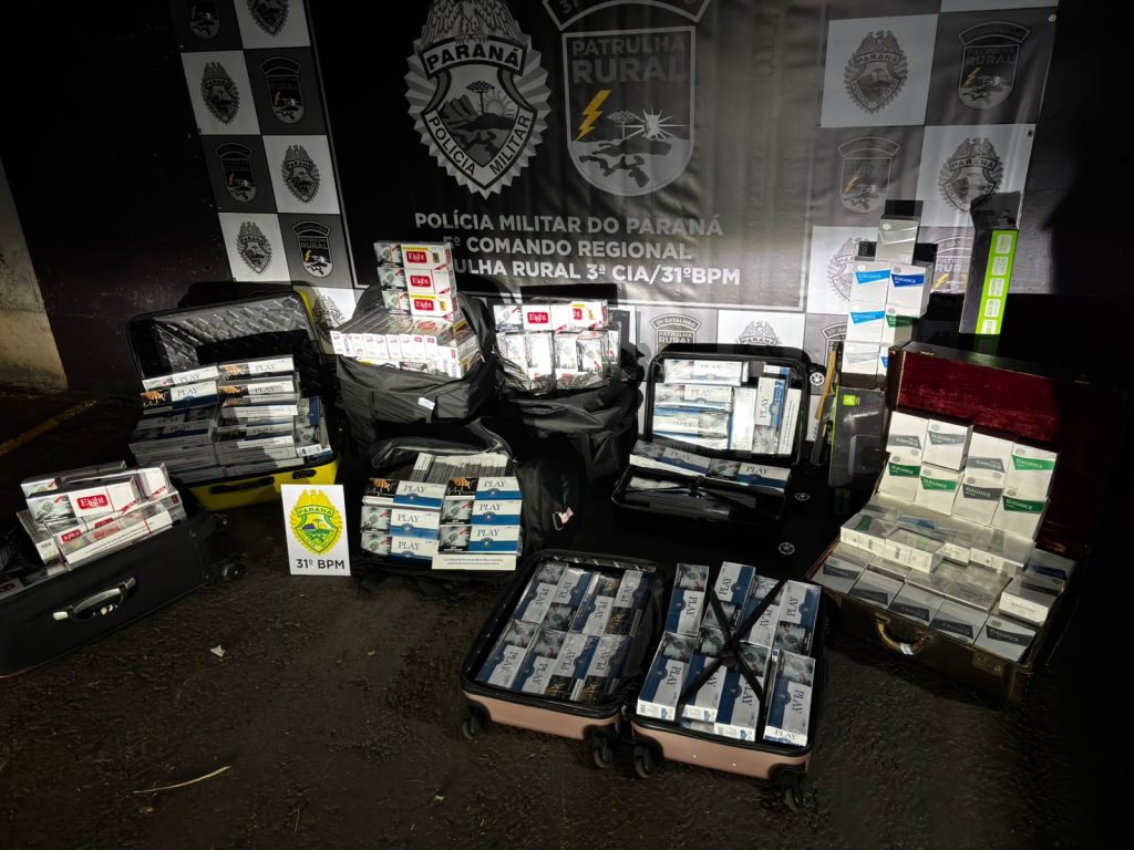 Patrulha Rural de Corbélia apreende nove malas de cigarros contrabandeados Patrulha Rural de Corbélia apreende nove malas de cigarros contrabandeados