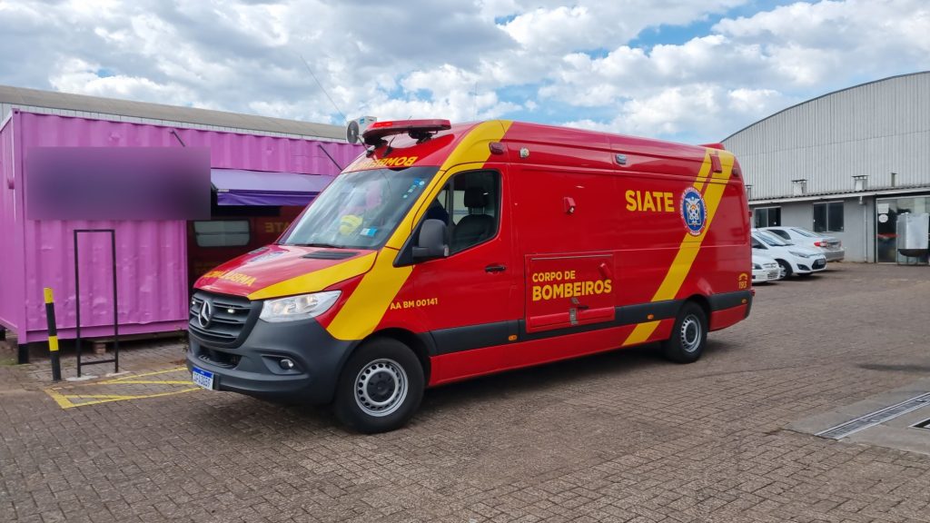 Atacante marca gol e vai parar na UPA após fraturar clavícula em jogo de futebol Atacante marca gol e vai parar na UPA após fraturar clavícula em jogo de futebol