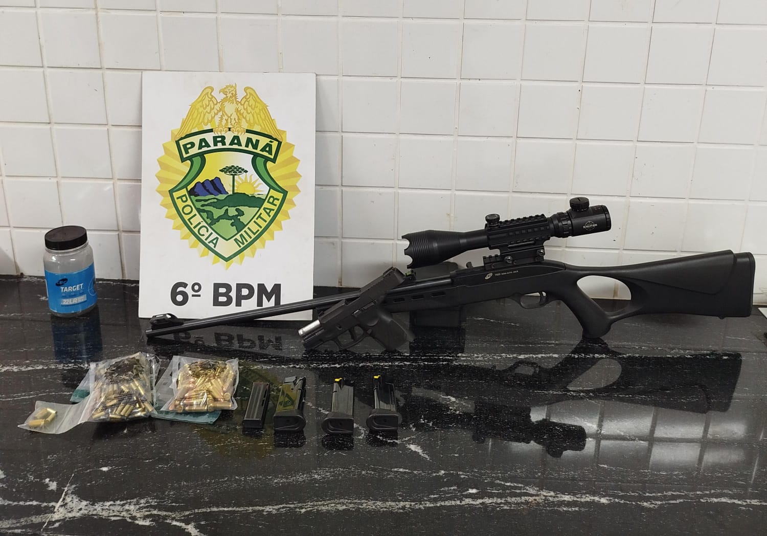 Morador do Cataratas faz arruaça armada e acaba detido com arsenal