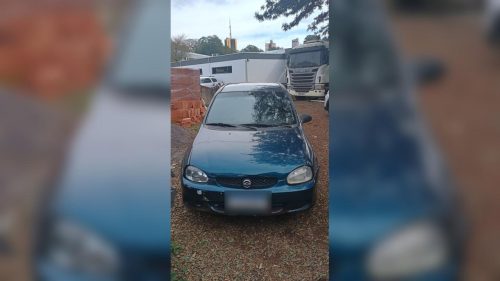 Discussão na volta de velório termina com roubo de carro e agressão na rodovia Imagem referente a Discussão na volta de velório termina com roubo de carro e agressão na rodovia