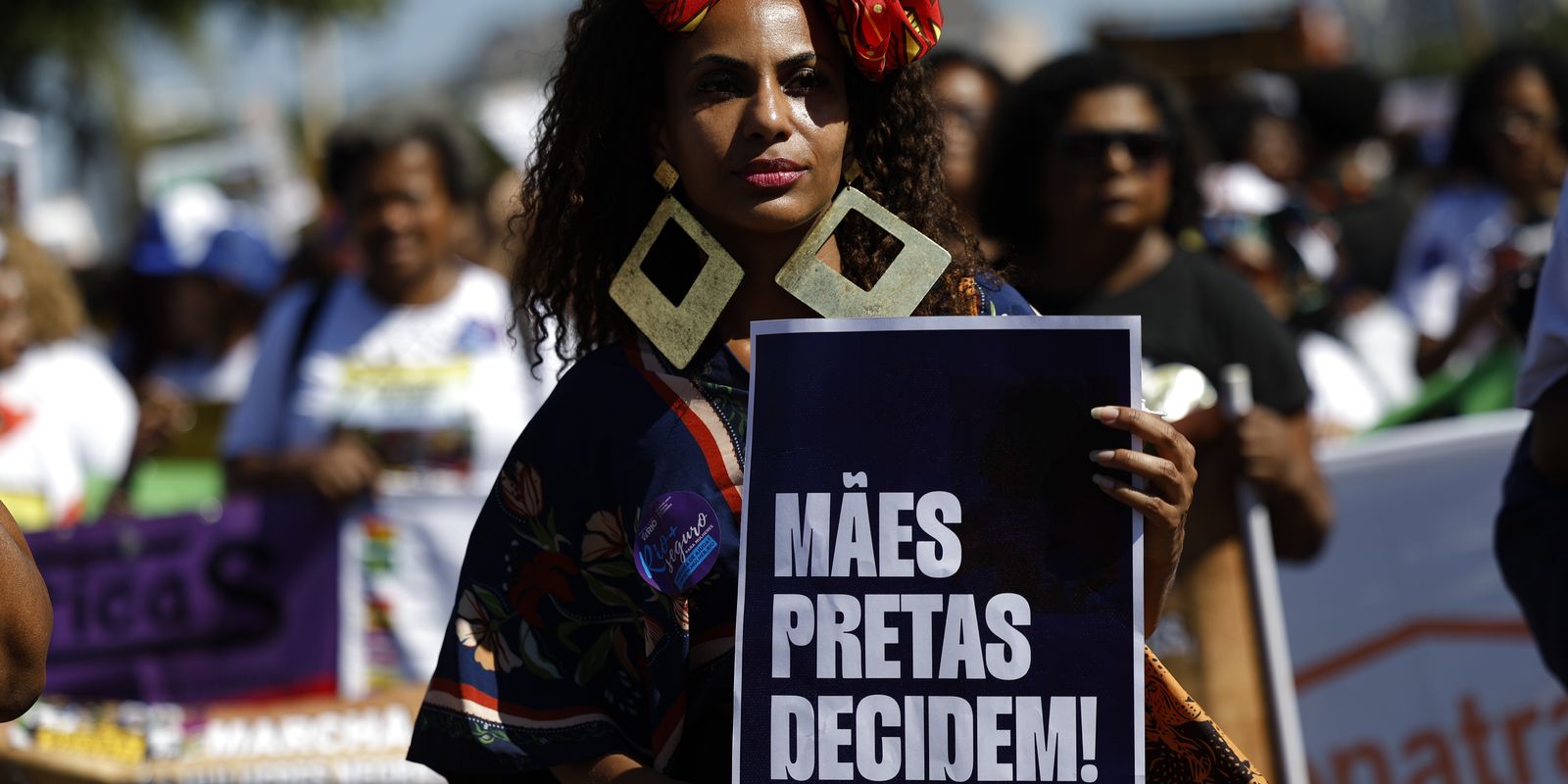 Mulheres negras reivindicam justiça e bem-viver em marcha no Rio Mulheres negras reivindicam justiça e bem-viver em marcha no Rio
