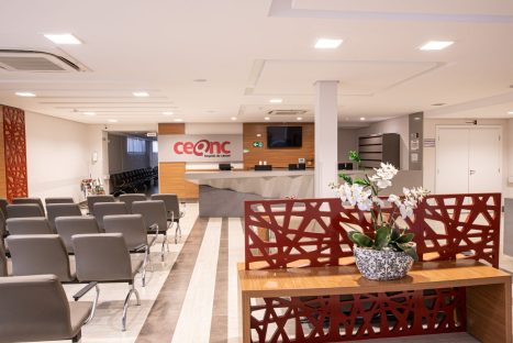 Centro de Pesquisas do CEONC coloca pacientes do interior na rota da ciência de ponta Centro de Pesquisas do CEONC coloca pacientes do interior na rota da ciência de ponta