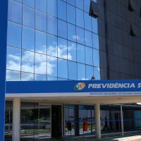 INSS afasta 4 servidores por suposta ligação com descontos ilegais Imagem referente a INSS afasta 4 servidores por suposta ligação com descontos ilegais