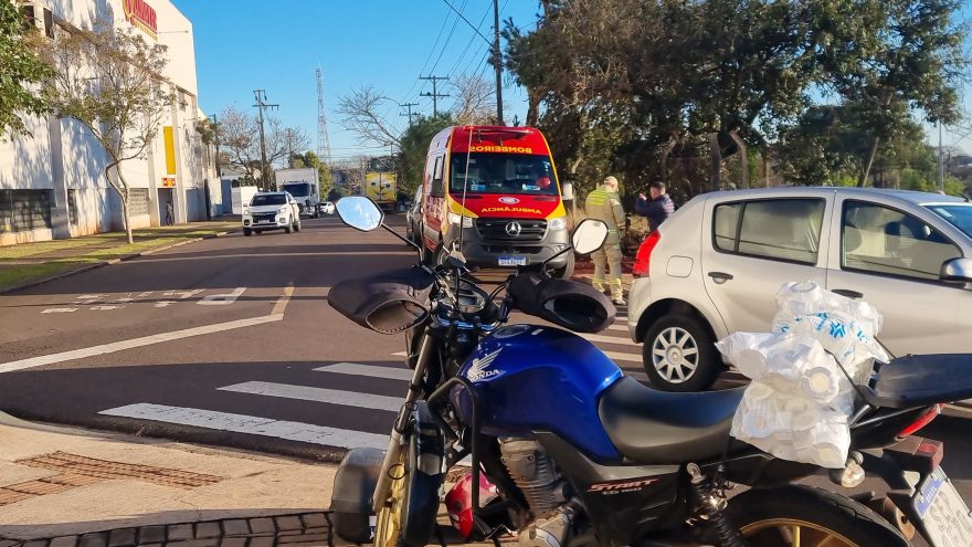 Motociclista fica ferido em acidente na Avenida Piquiri, em Cascavel