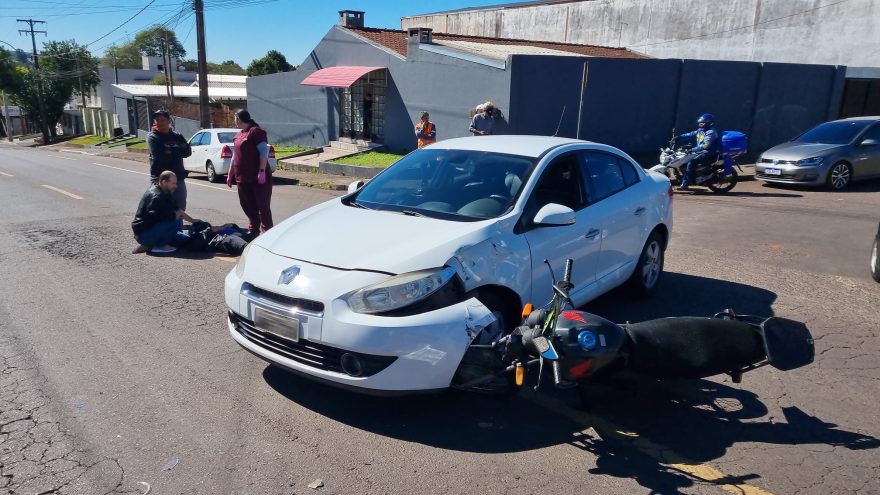 Motociclista fica ferido em acidente na rua Jacarezinho, em Cascavel
