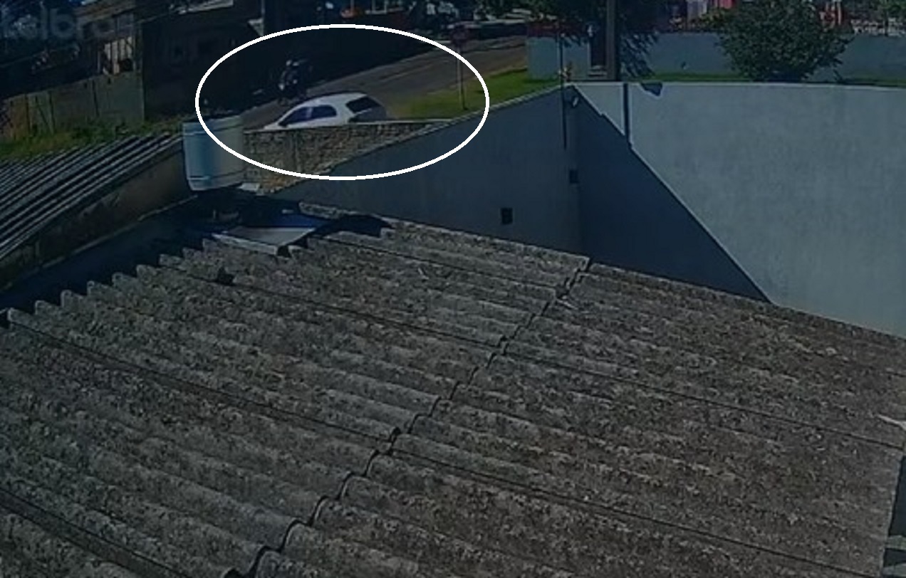 Câmera registra acidente que deixou motociclista ferido no Nova Cidade