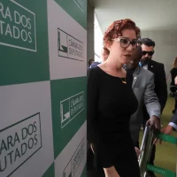 Imagem referente a Hugo Motta diz que providências sobre Zambelli já estão sendo tomadas