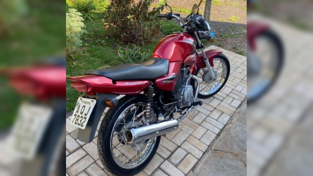 Yamaha YBR vermelha é furtada no Bairro São Cristóvão