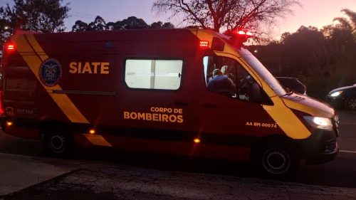Imagem referente a Duas pessoas ficam feridas após acidente na Rua Ásia em Cascavel