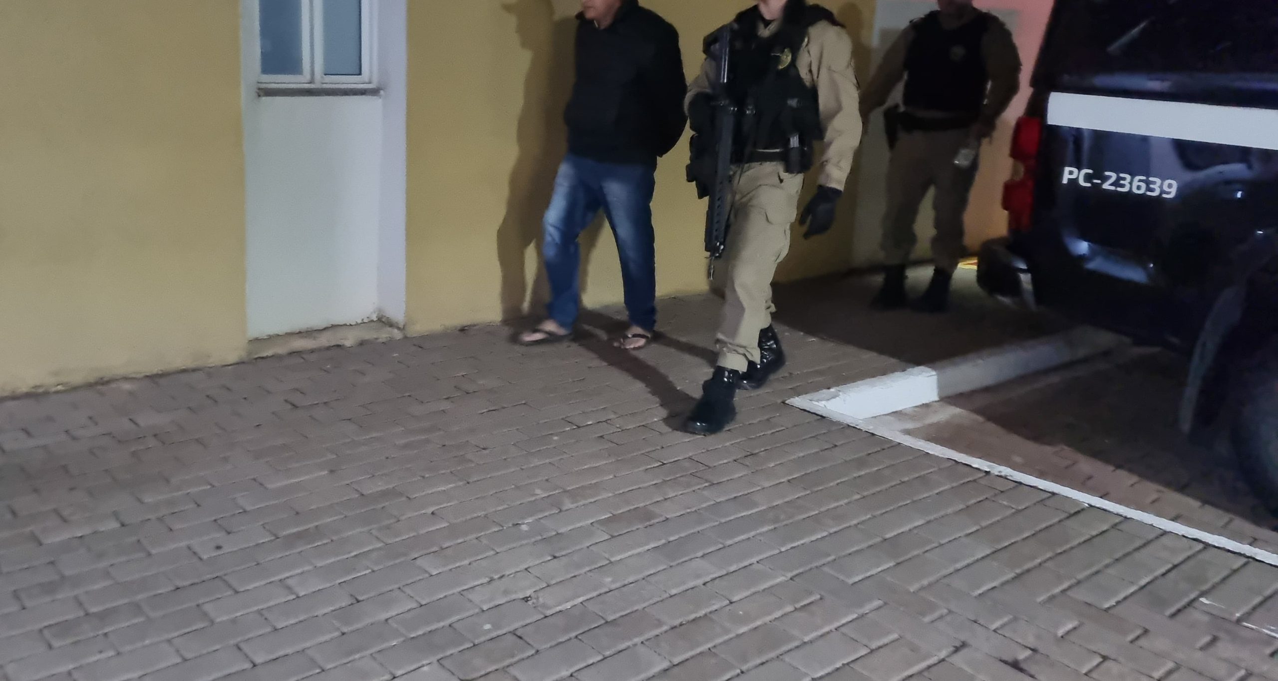 Homem é preso após agredir ex-companheira no bairro Alto Alegre