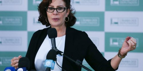 Moraes pede que AGU tome providências para extradição de Zambelli Imagem referente a Moraes pede que AGU tome providências para extradição de Zambelli